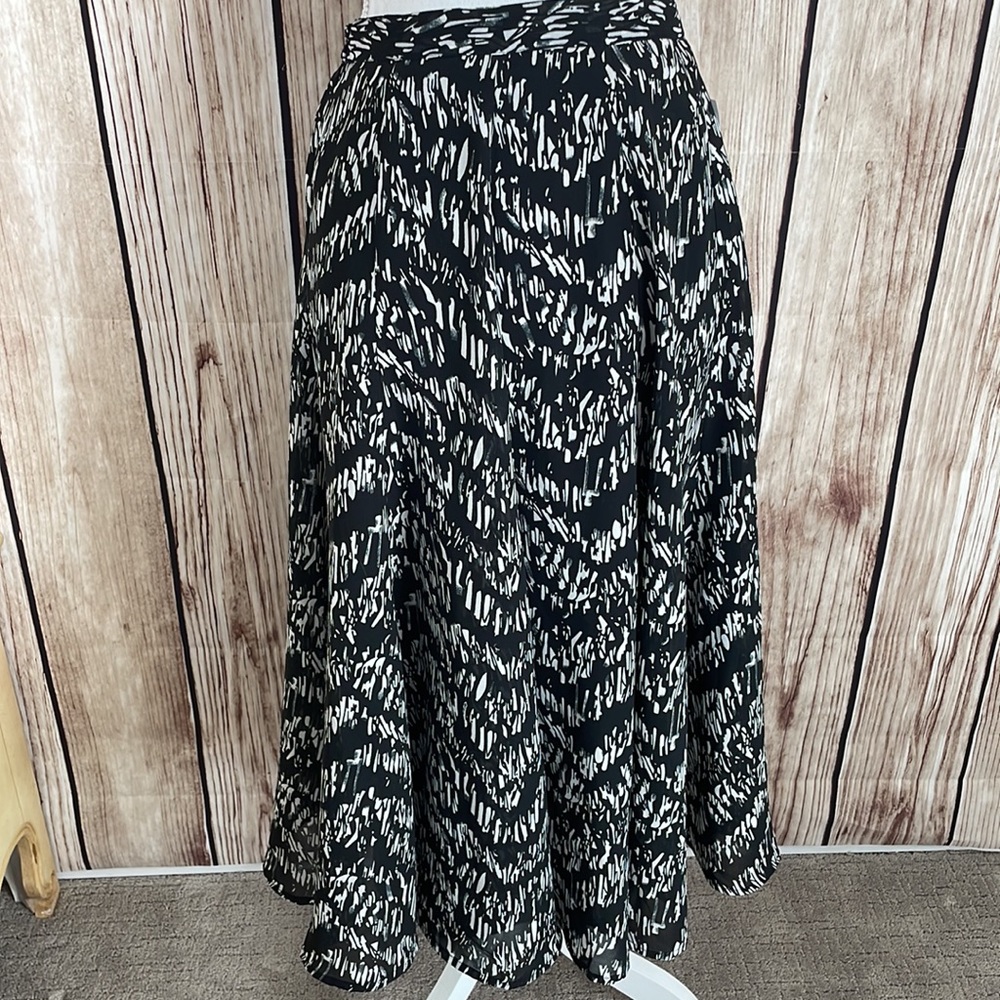 Lucky & Coco Black Maxi Skirt w/White Pattern Size Small NWT